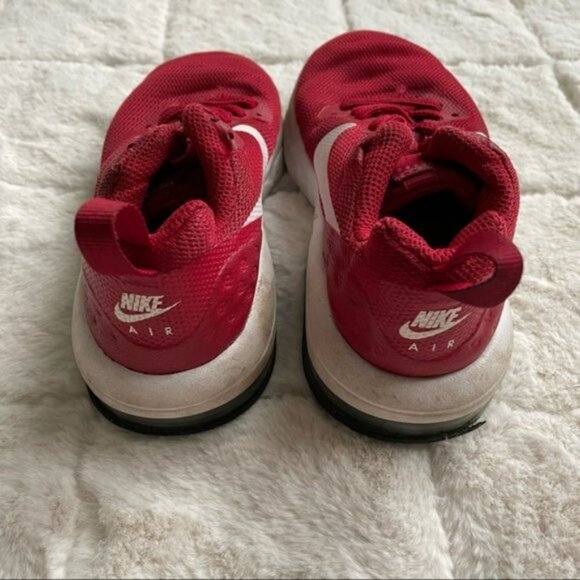 Nike | Red and White Air Max Motion LW PS Running Shoe | Size 11C - Picture 3 of 9